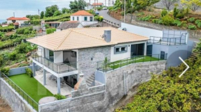 Stunning 1-Bed House in Estreito da Calheta